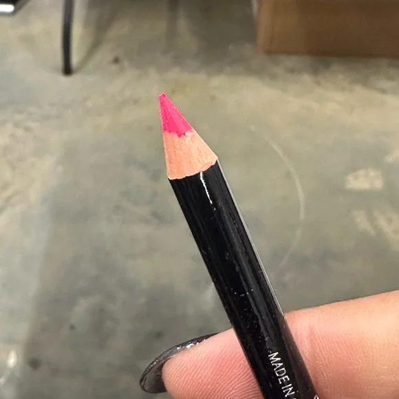 Givenchy 04 Fuschia Irresistable Lip Liner Pencil - Picture 6 of 6